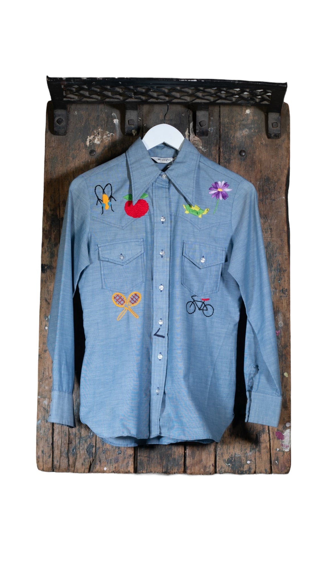 1970's Wrangler Hand Ebroidered Button-Up Size S